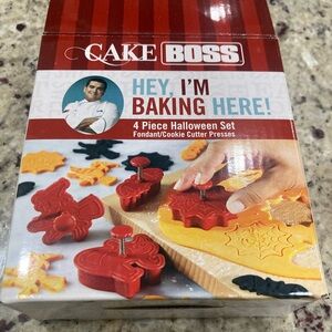 Nib Cake Boss Hey, I’m Baking Here 4 piece Halloween set fondant/cookie cutter